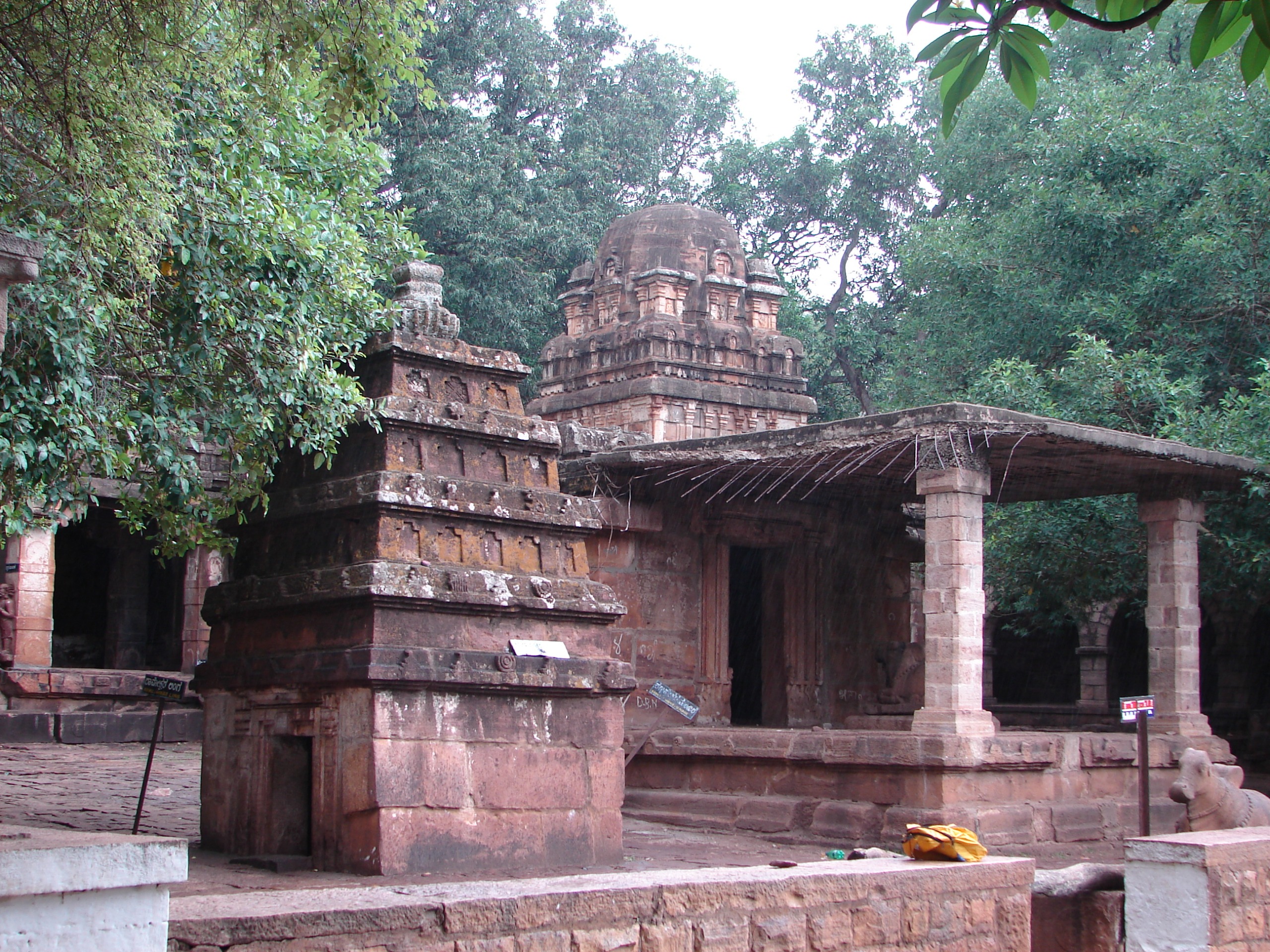 Mallikarjuna temple (at rear), a dravida style temple at Mahakuta.The temples are dates to 6Th and 7th century CE.